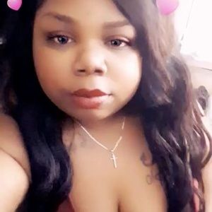 Meet your Posher, Esha